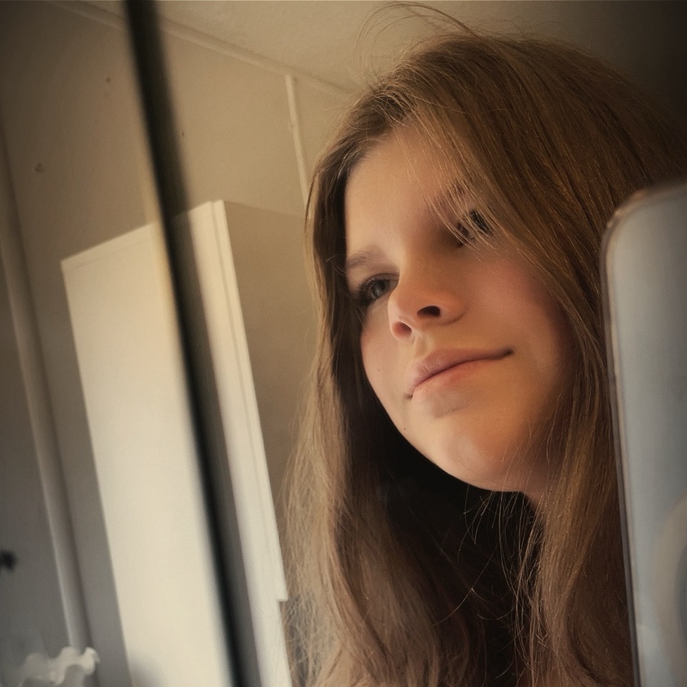 Meet your Posher, Chloe